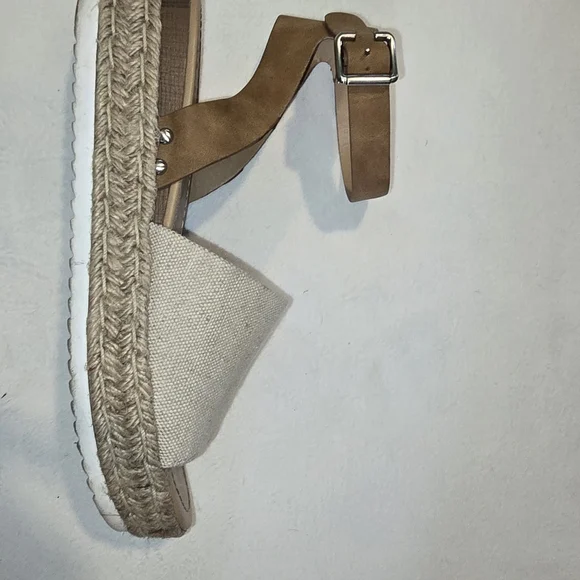 Soda Brown and Cream Espadrille Sandals Neutral Lightweight Comfortable - Picture 2 of 6